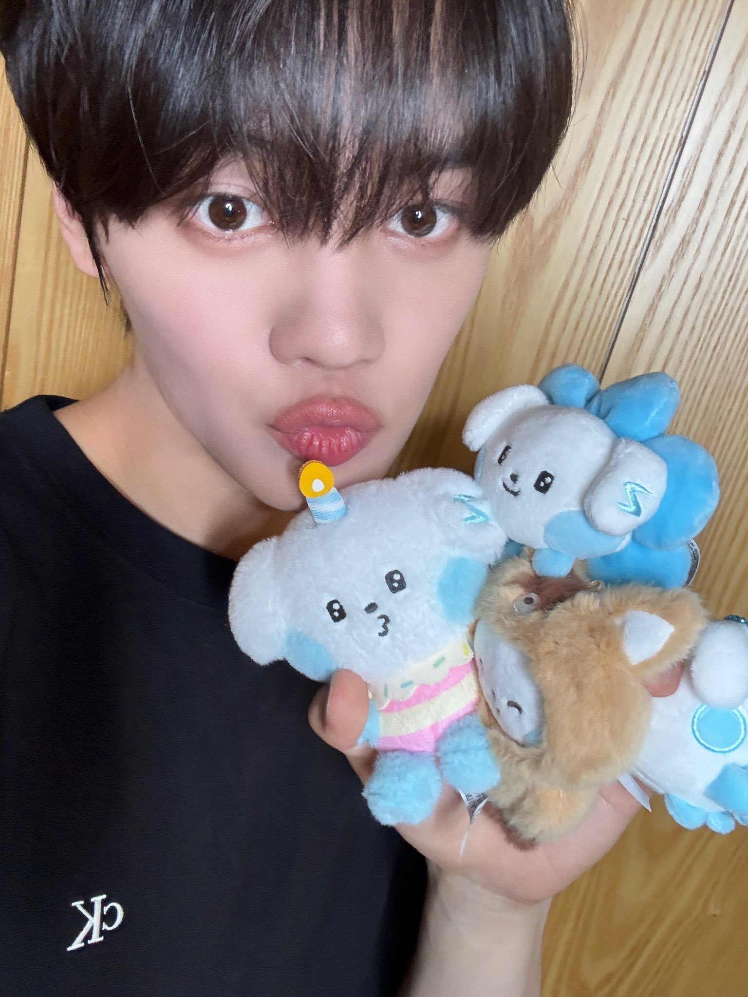 A moment captured by Kim Gyuvin (ZEROBASEONE)'s fan