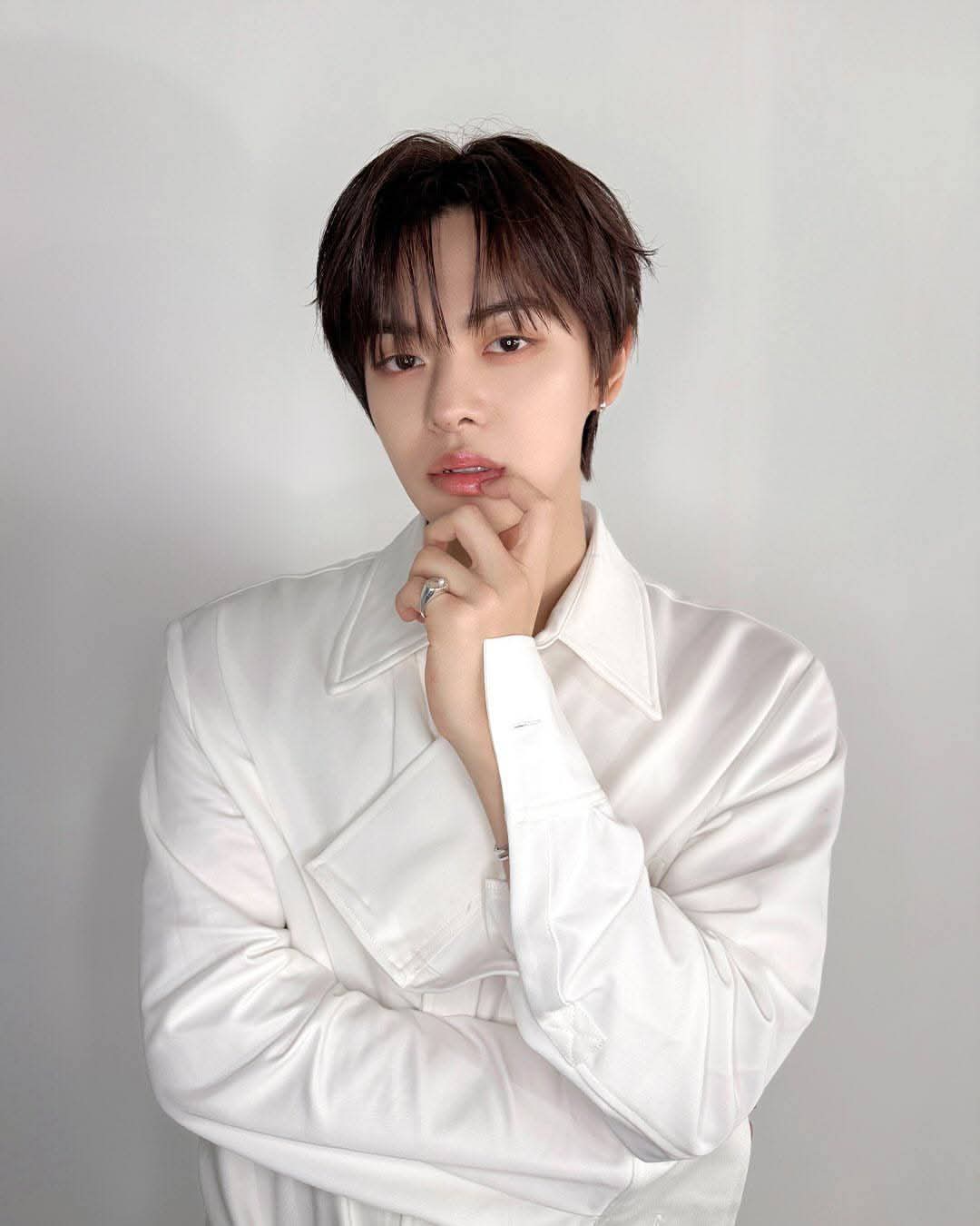 Behind-the-scenes cut of Lee Leo (ALPHA DRIVE ONE)