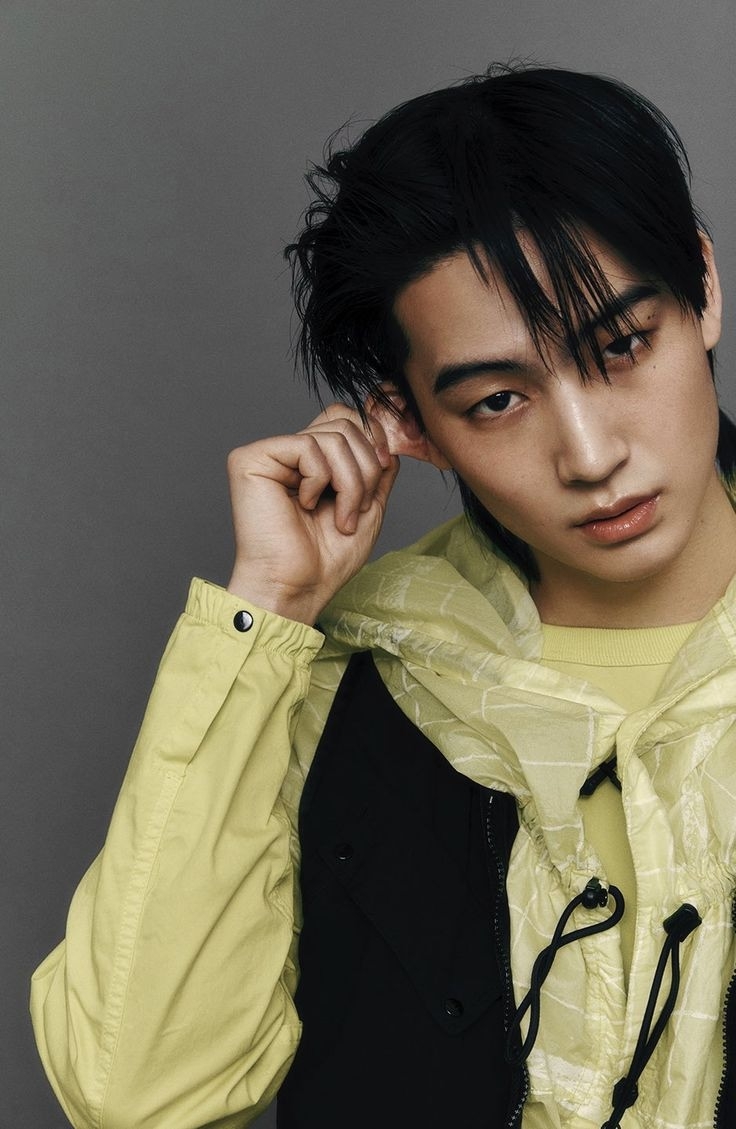 Latest photo of JAY B (GOT7)