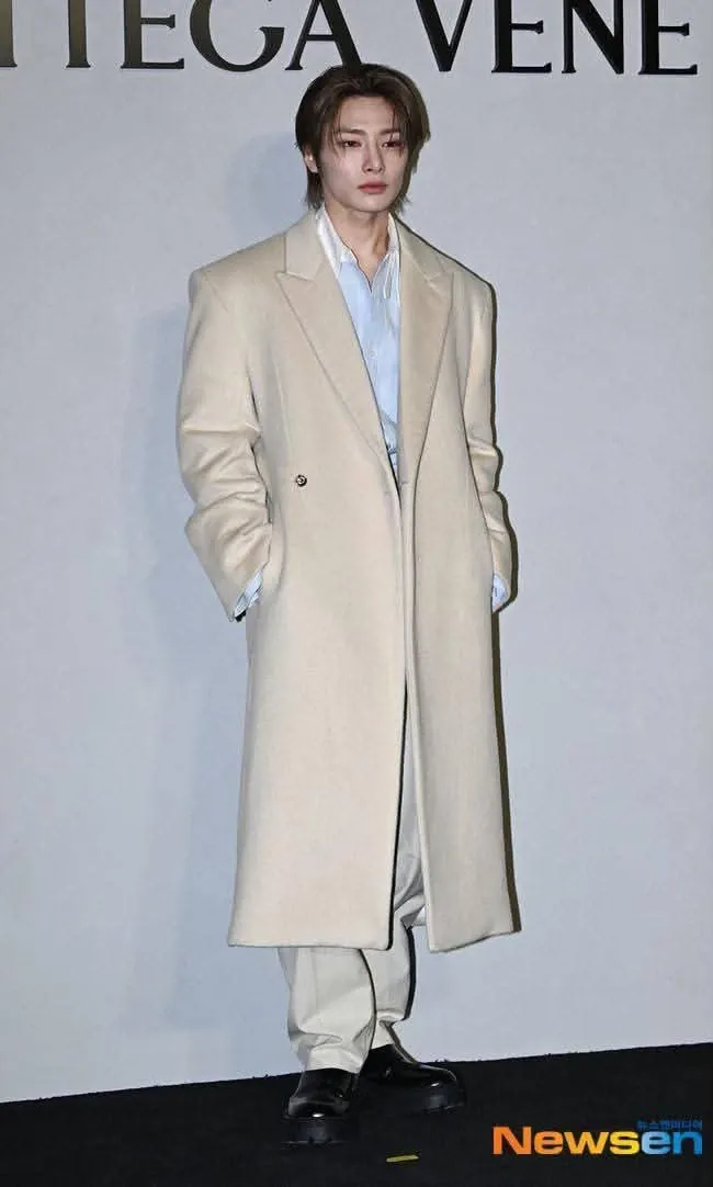 Today's most popular wallpaper in the I.N (Stray Kids) community