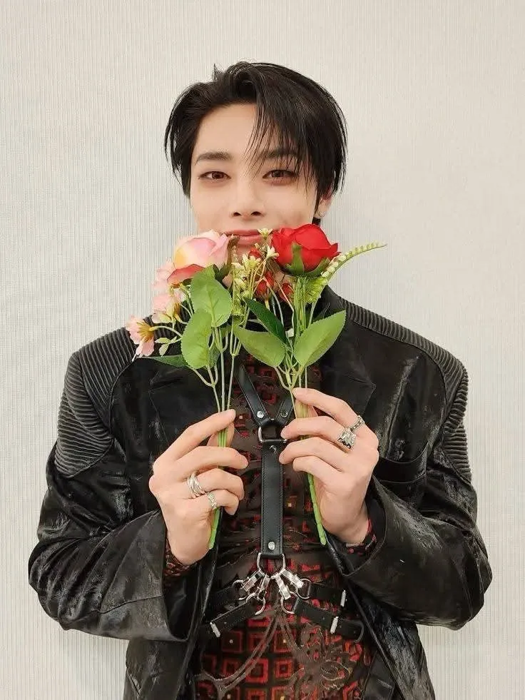 Behind-the-scenes cut of I.N (Stray Kids)