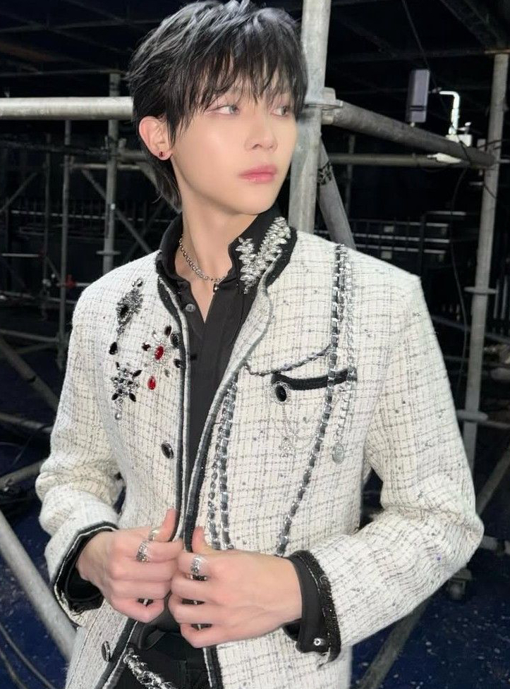 A moment captured by Nicholas (&TEAM)'s fan