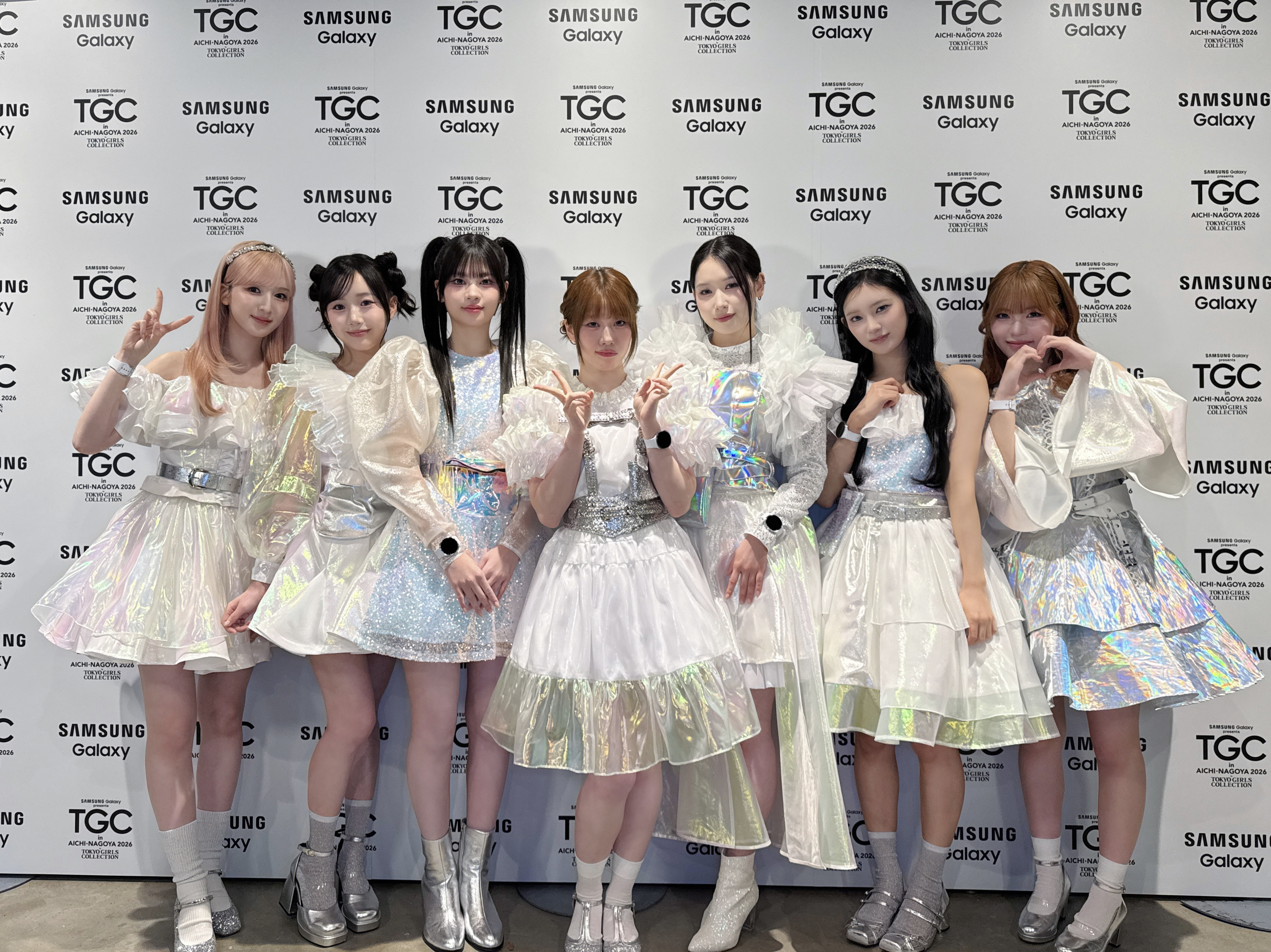 Latest photo of ME:I