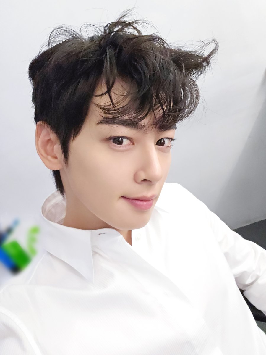 아스트로의 최신 사진