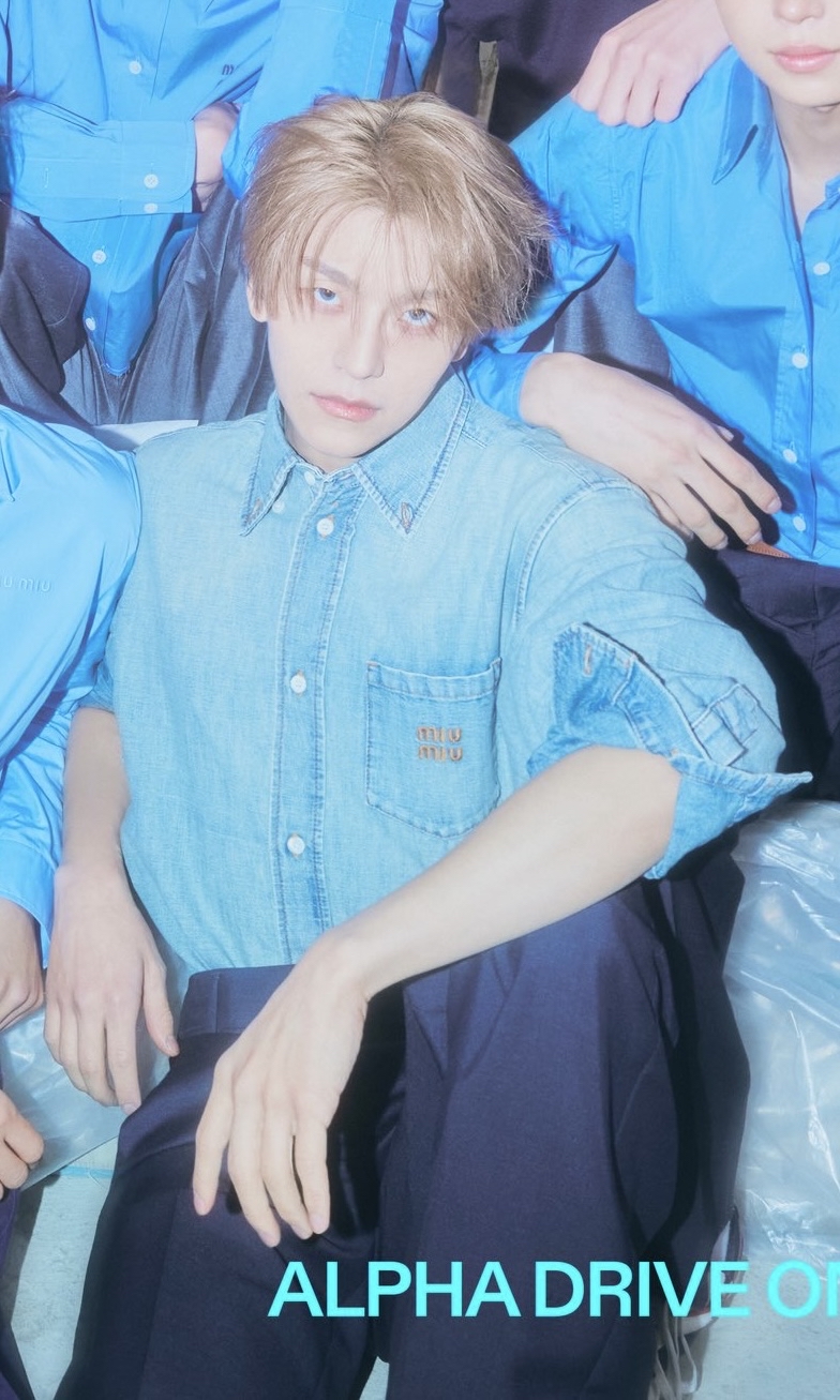 A heartfelt wallpaper shared by He Xinlong (ALPHA DRIVE ONE)'s fans