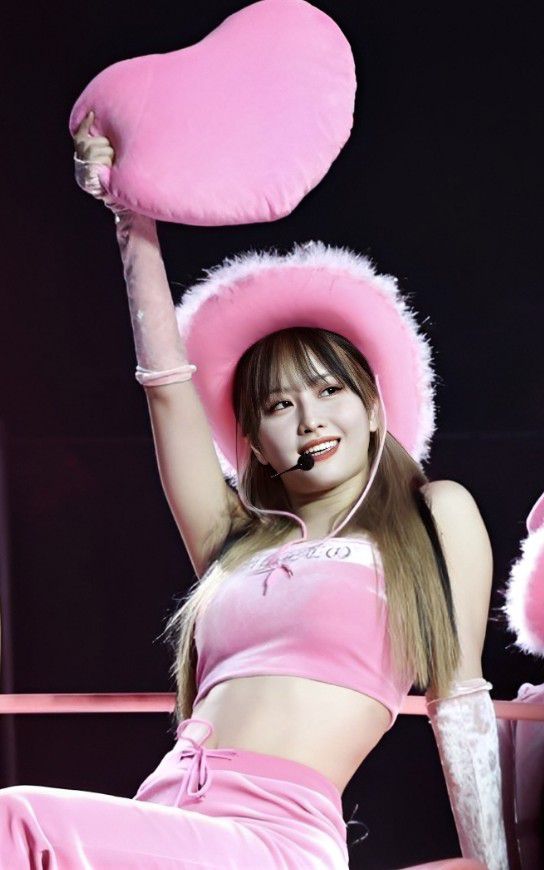 모모 (TWICE)의 비하인드 컷