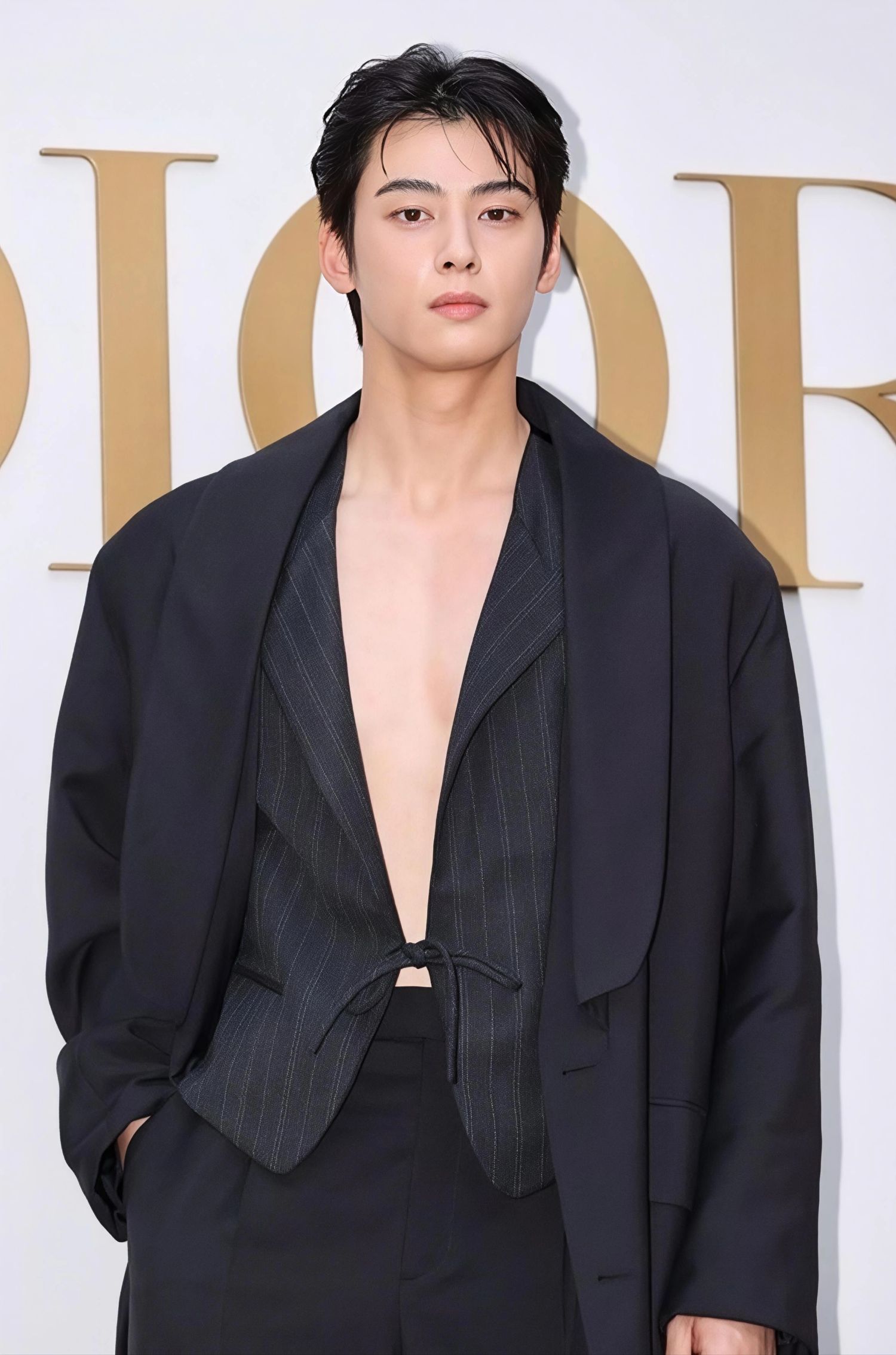 Latest photo of Eunwoo (ASTRO)