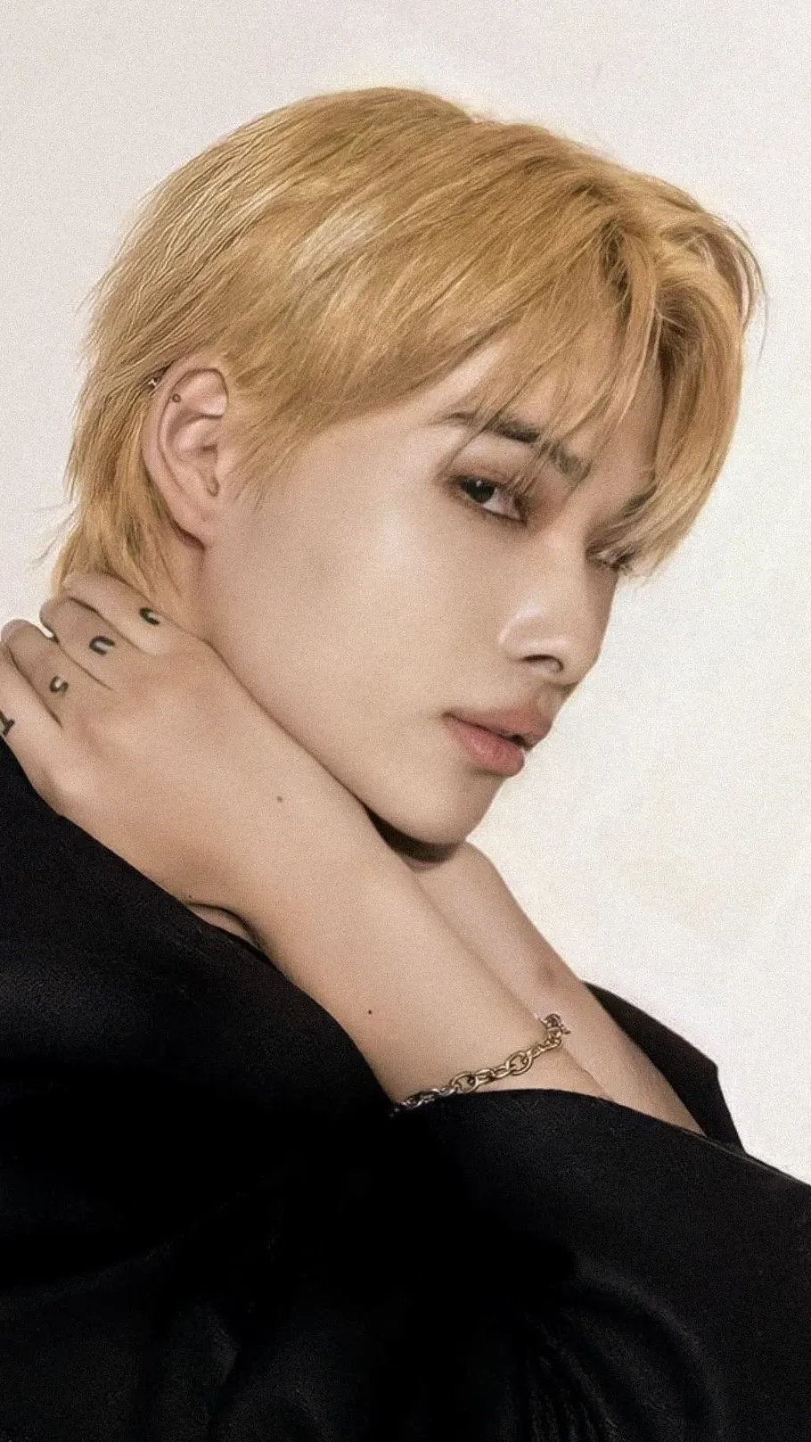 Fandom-recommended wallpaper image of NI-KI (ENHYPEN)
