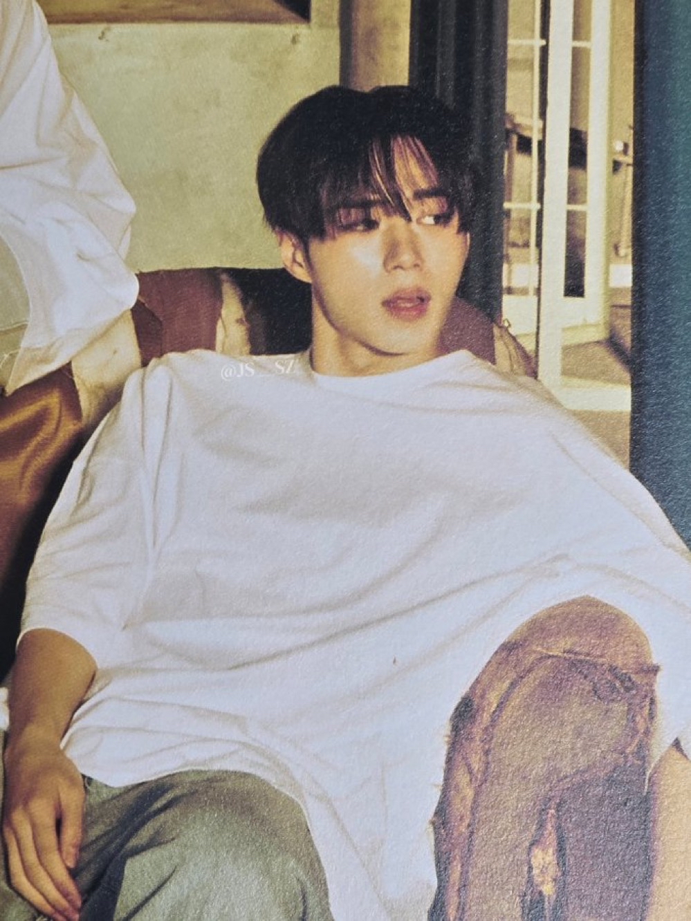 Behind-the-scenes cut of Kim Junseo (ALPHA DRIVE ONE)