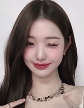 A moment captured by Jang Wonyoung (IVE)'s fan