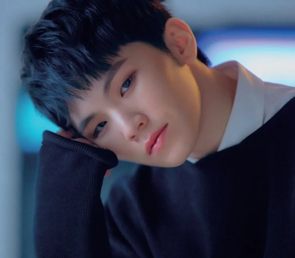 Behind-the-scenes cut of Woozi (SEVENTEEN)