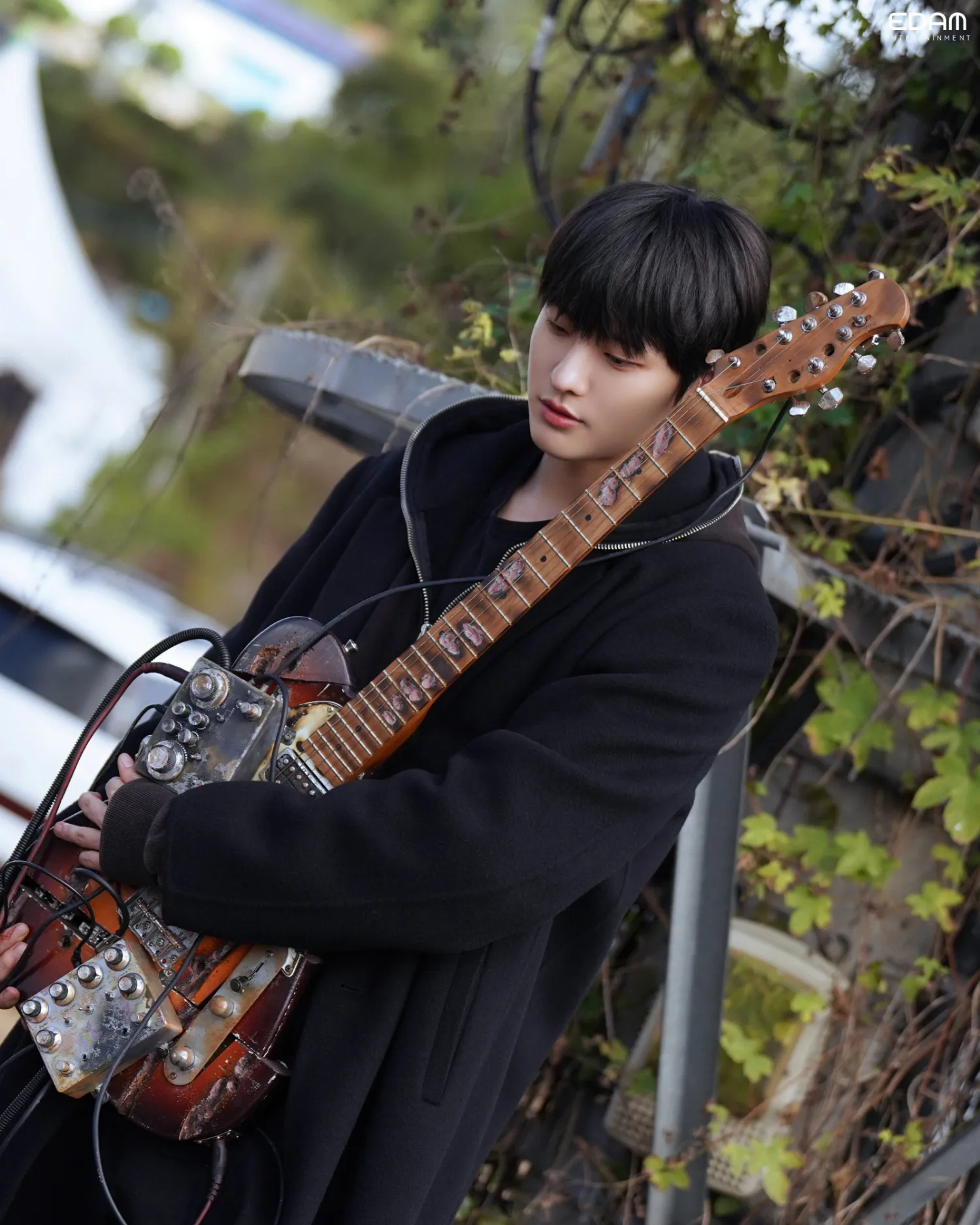 Behind-the-scenes cut of WOODZ