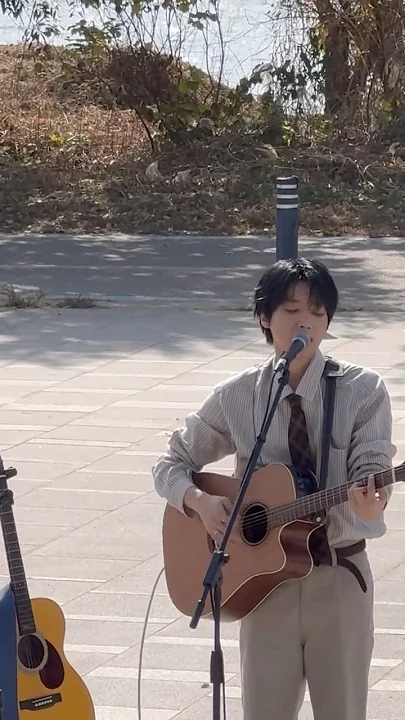 A moment captured by Jeong Sewoon's fan