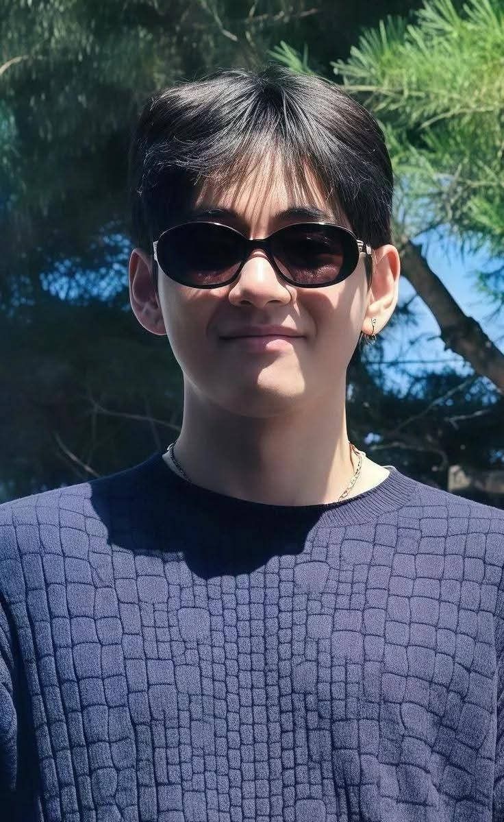 뷔 (방탄소년단)의 최신 사진