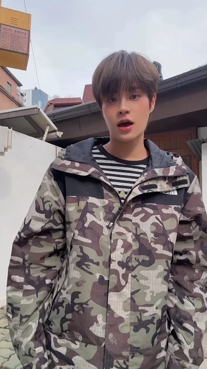 이대휘 (AB6IX)의 최신 사진