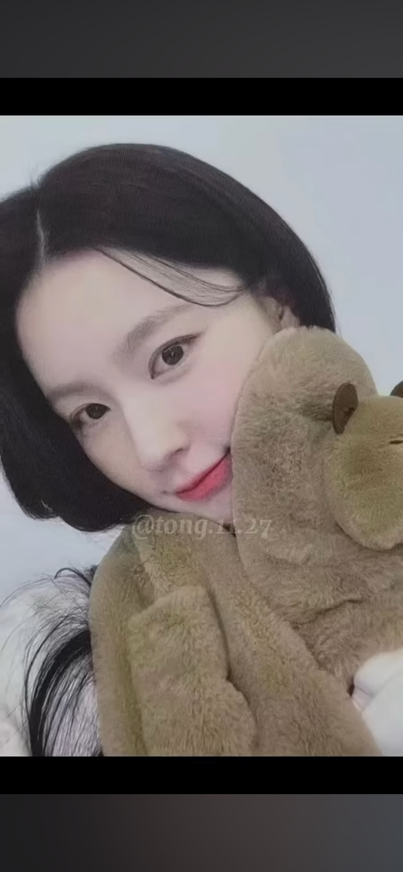 Behind-the-scenes cut of Miyeon (i-dle)