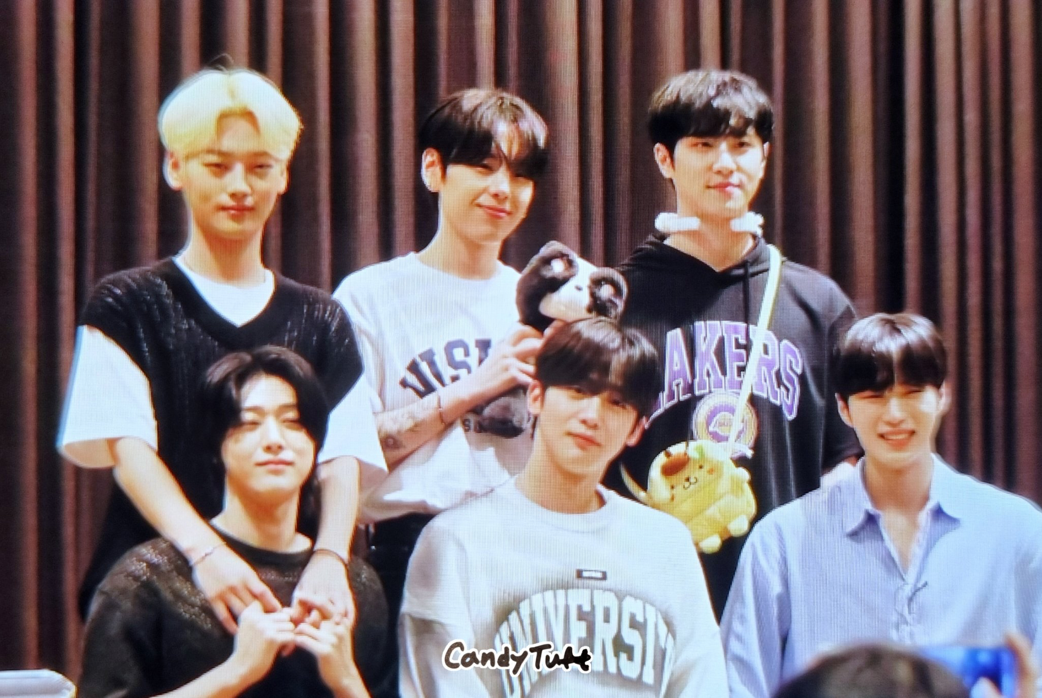 A moment captured by WEi's fan