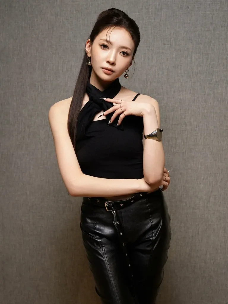 Behind-the-scenes cut of Mayuka (NiziU)