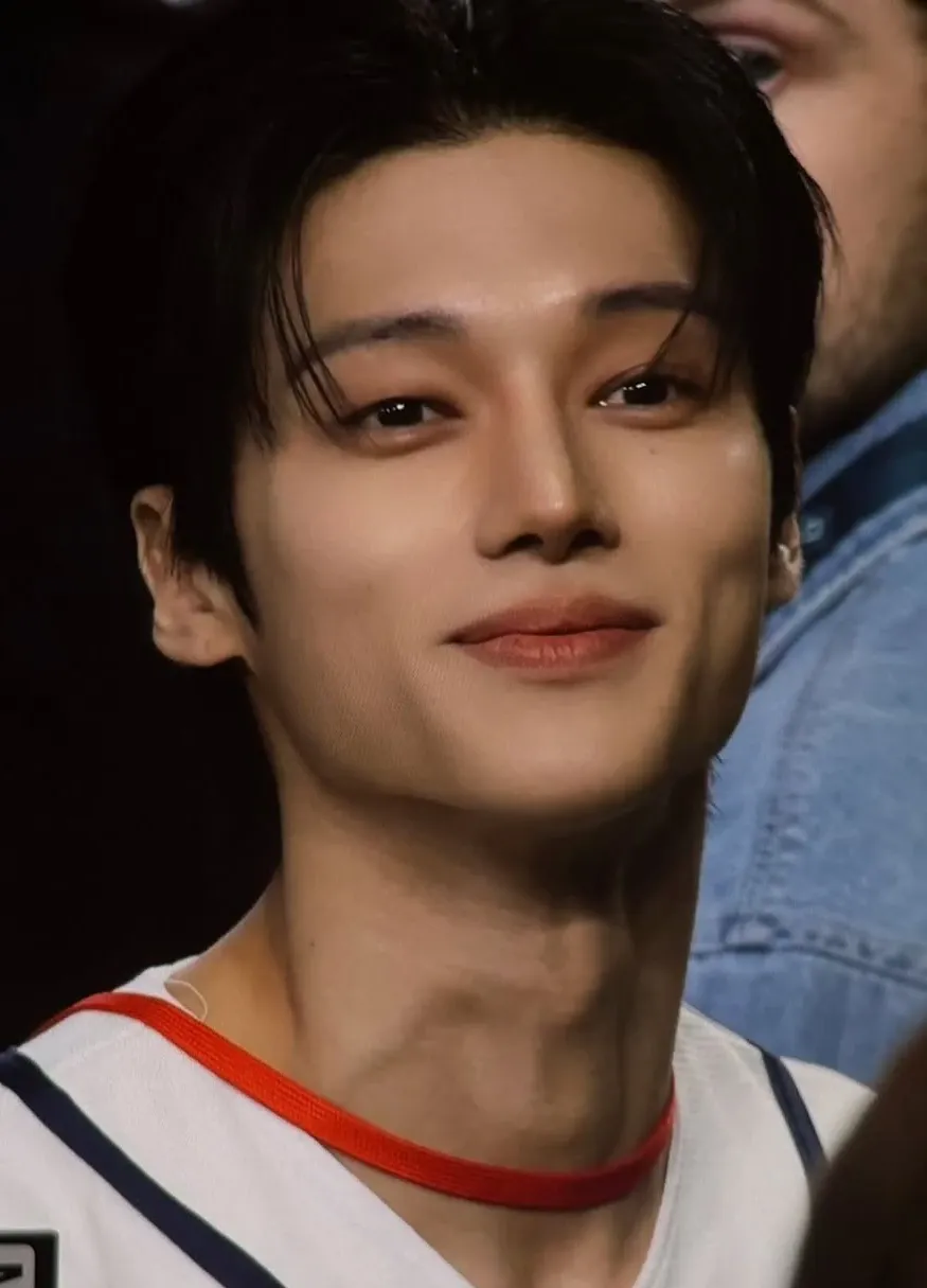 Foto terbaru Wooyoung (ATEEZ)