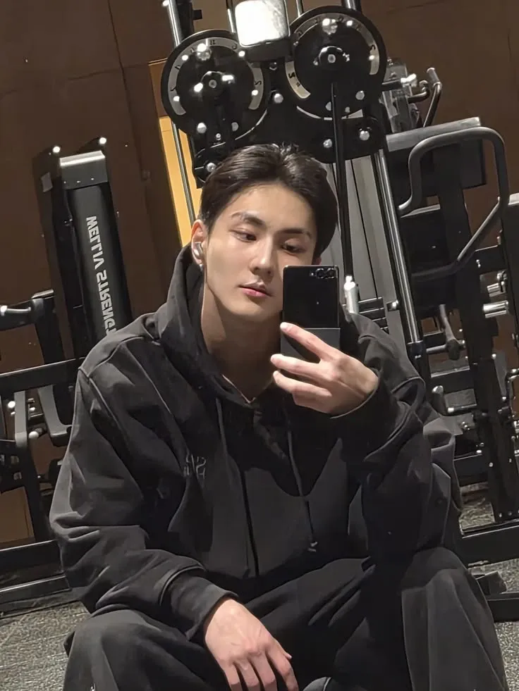 Latest photo of Jungwon (ENHYPEN)