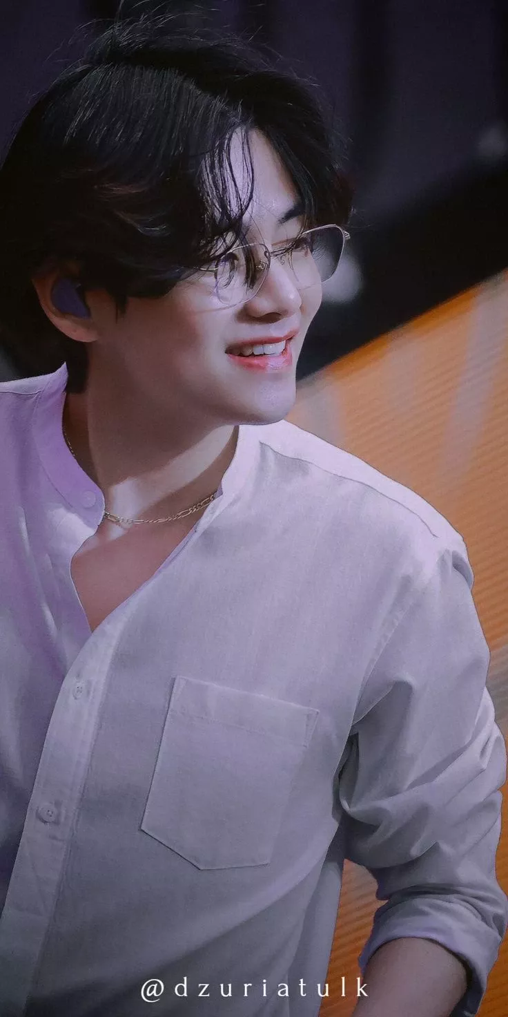 Fandom-recommended wallpaper image of V (防彈少年團)