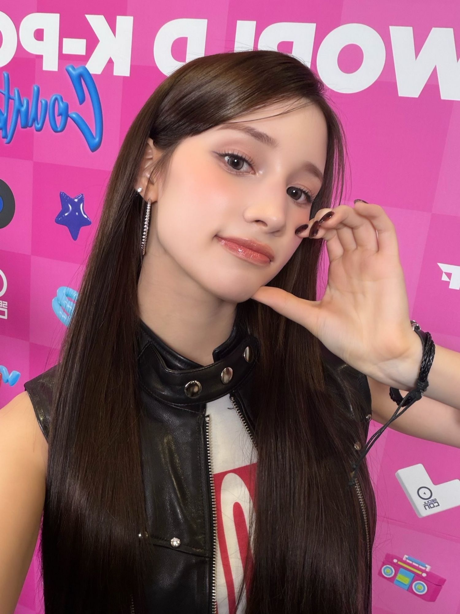 Behind-the-scenes cut of Huening Bahiyyih (Kep1er)