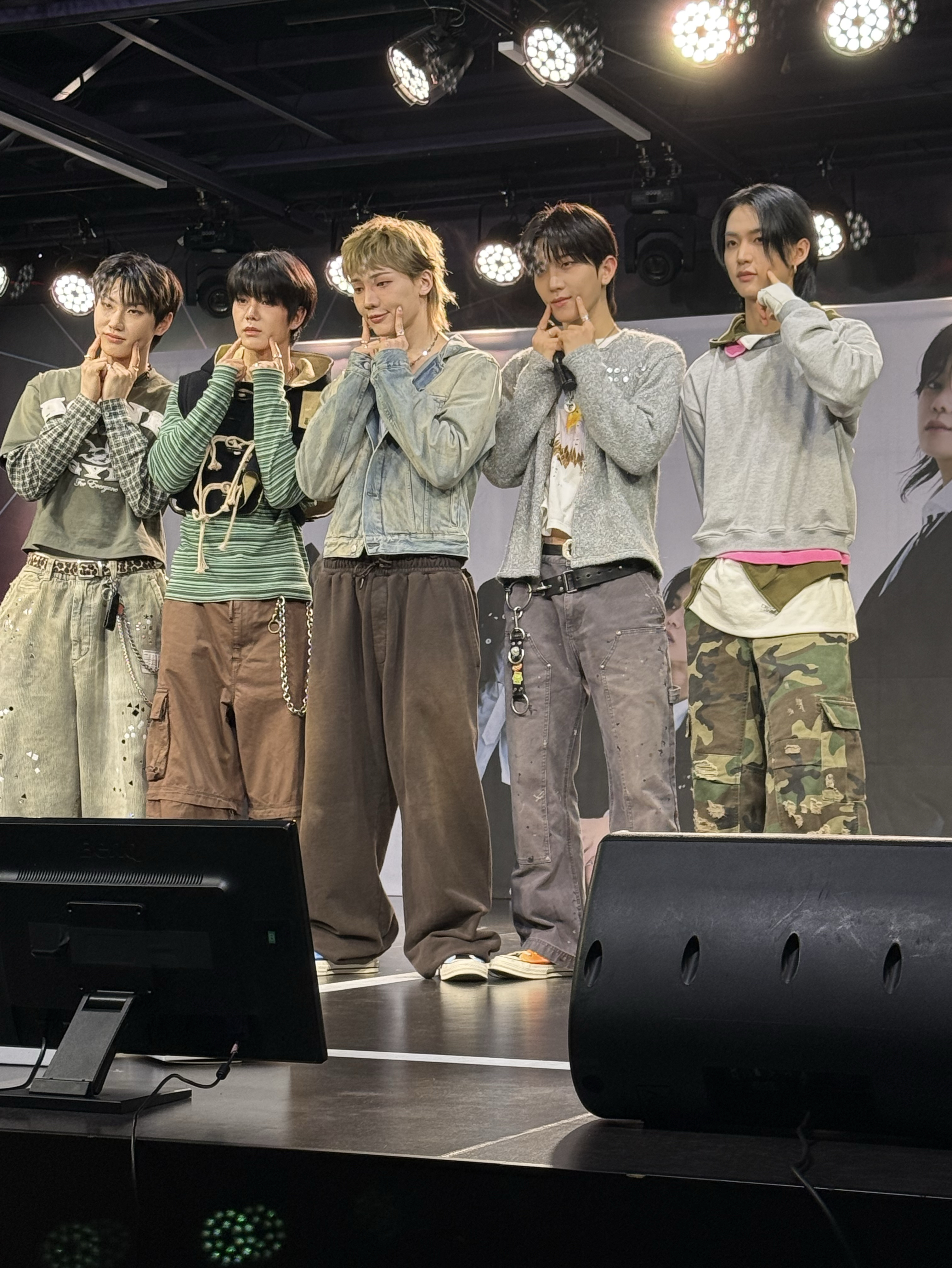 TNX의 비하인드 컷