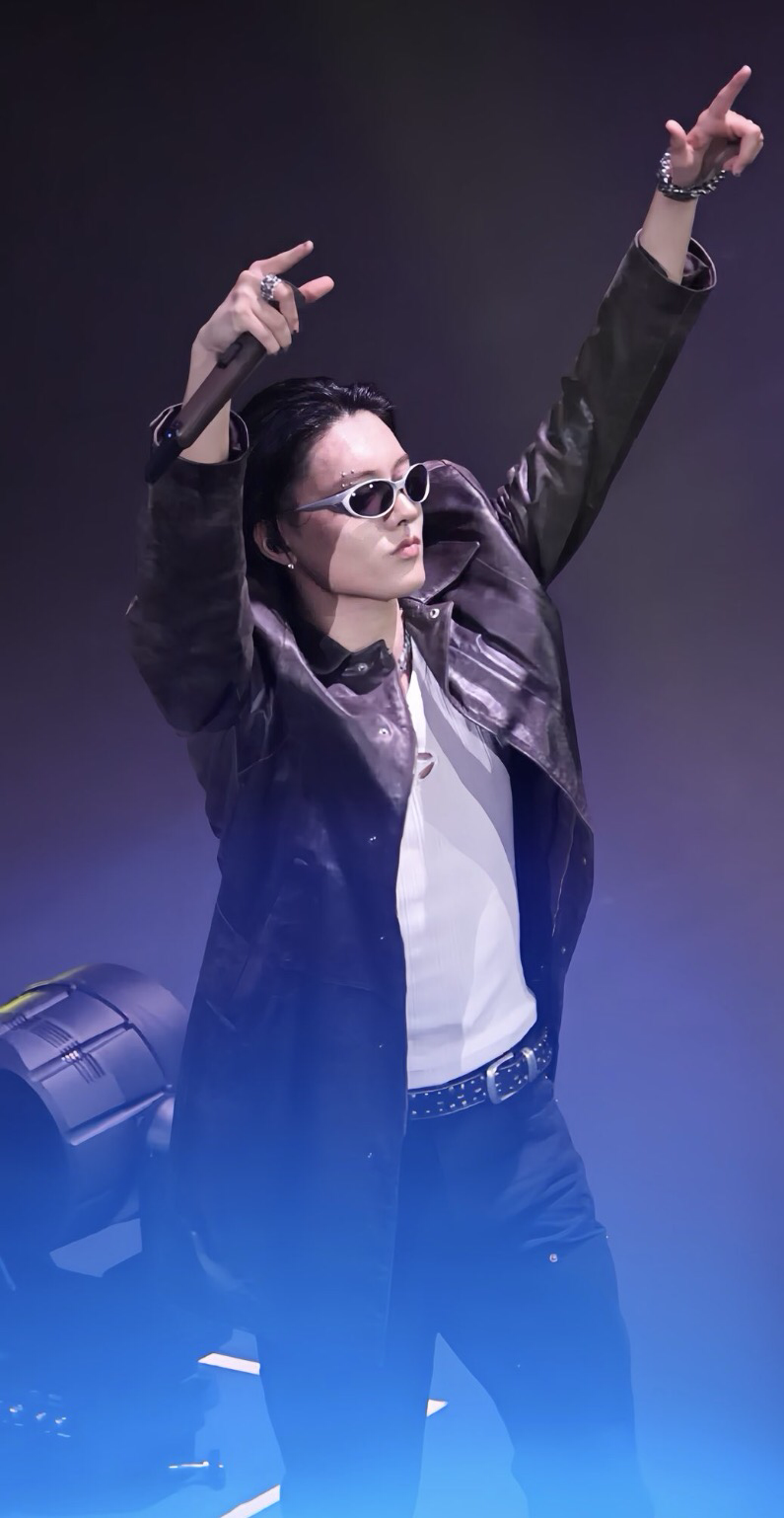 A heartfelt wallpaper shared by Haruto (TREASURE)'s fans