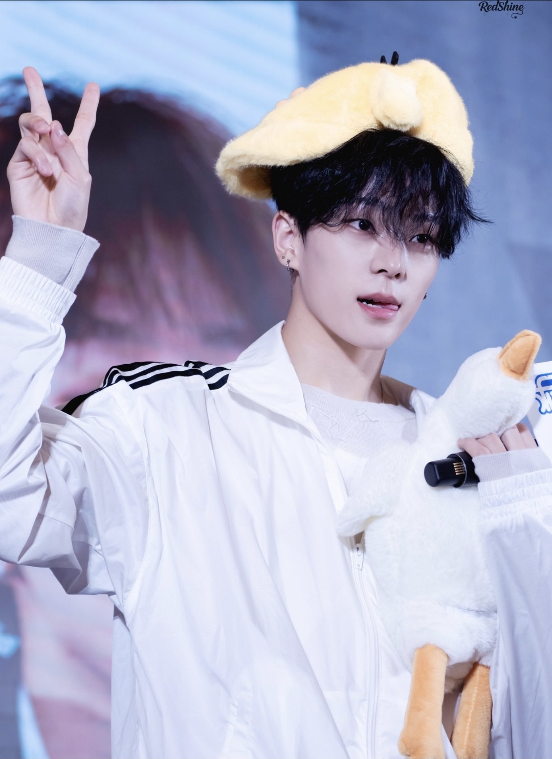 A moment captured by Kim Junmin (WHIB)'s fan