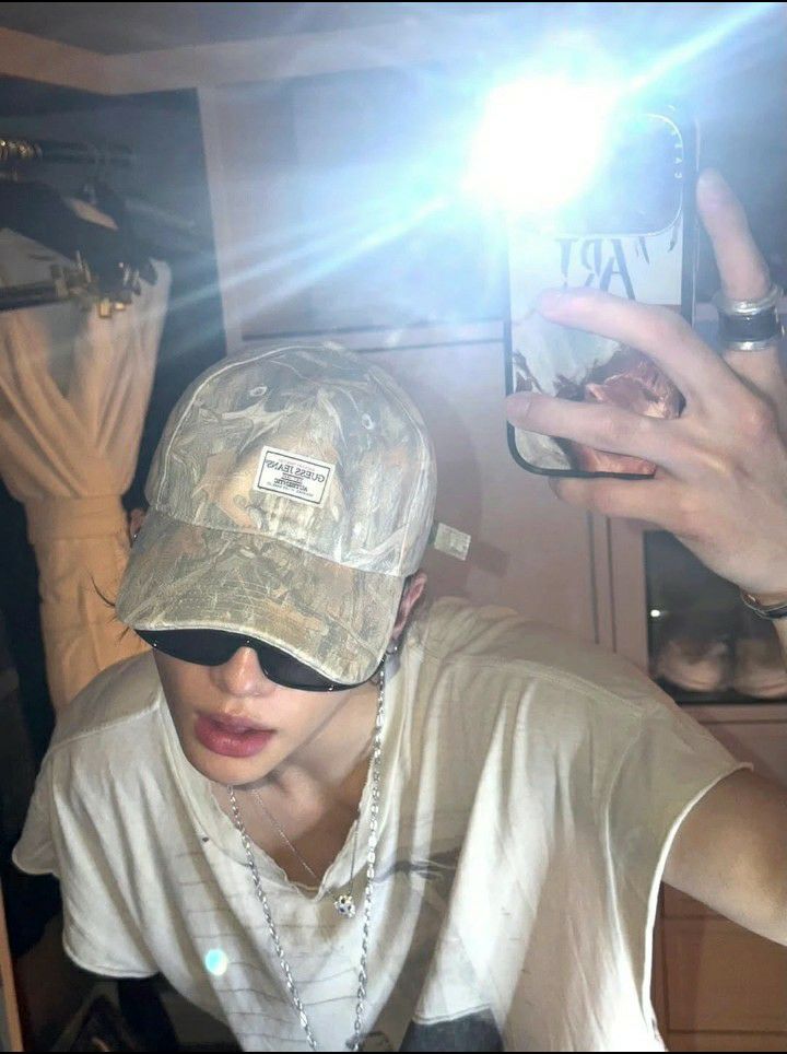 Latest photo of Hyunjin (Stray Kids)