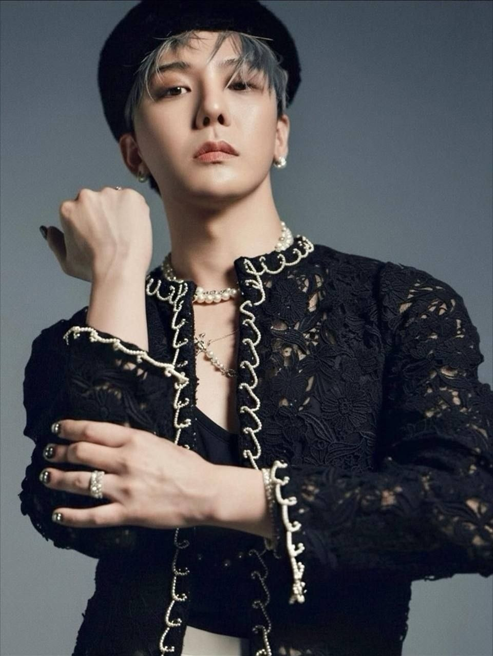 Foto terbaru G-DRAGON (BIGBANG)