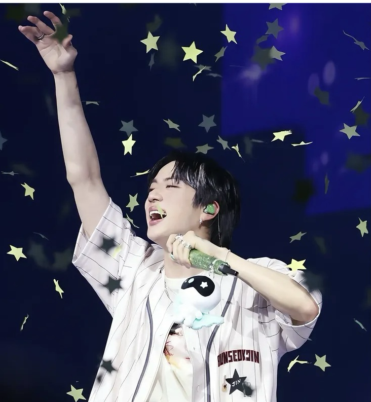 ジン (BTS)の舞台裏ショット