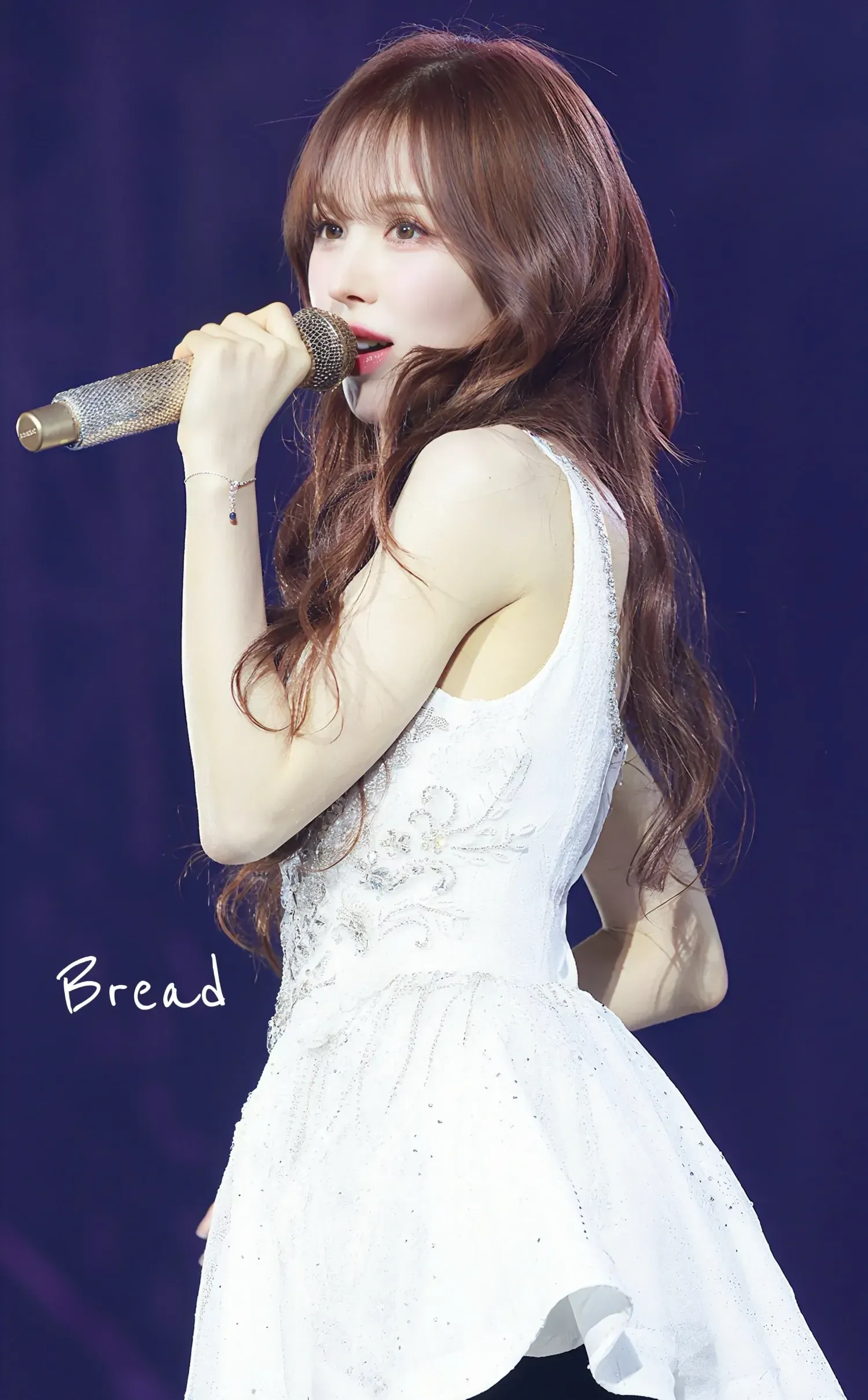 Behind-the-scenes cut of Wendy (Red Velvet)