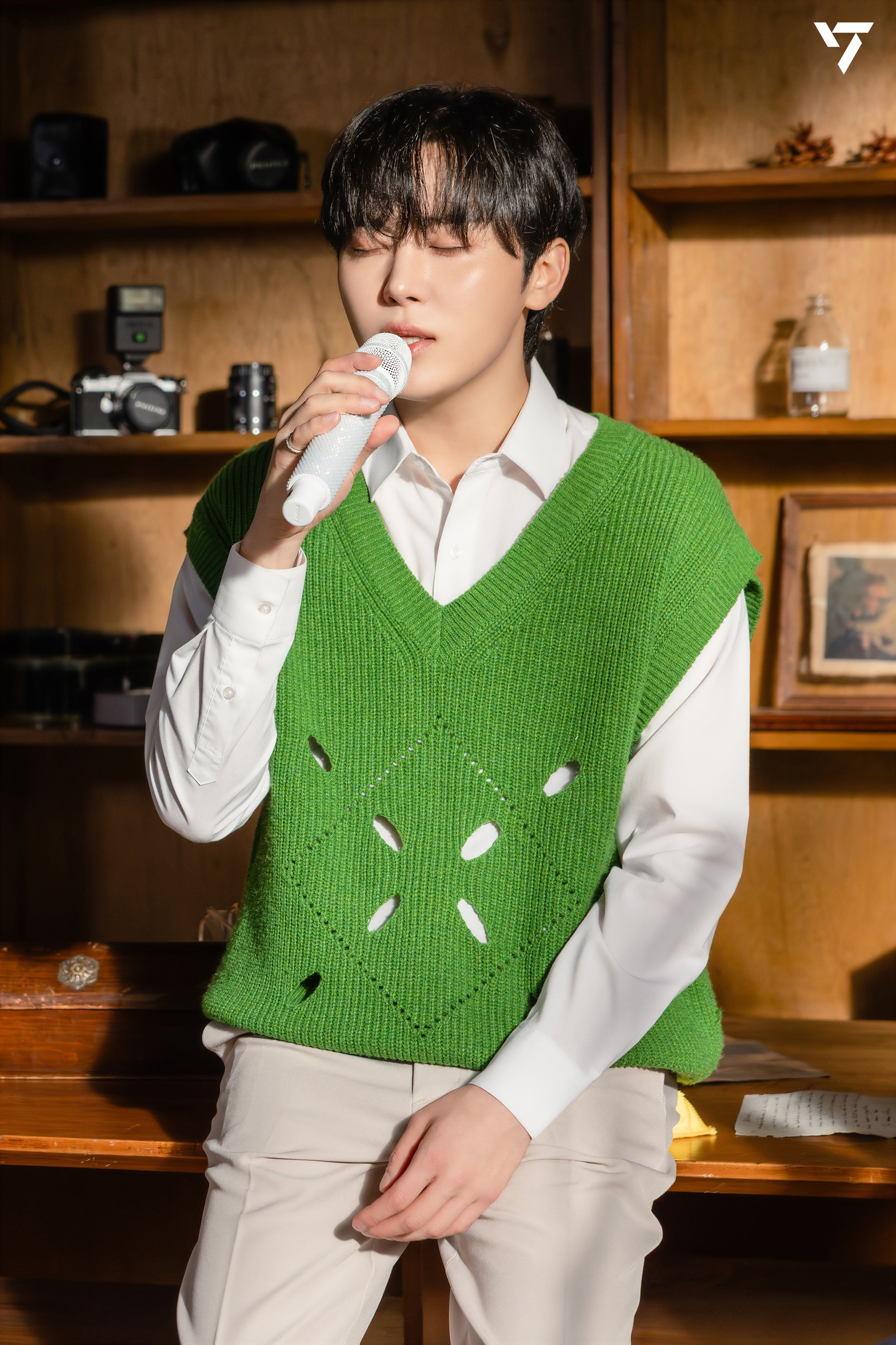 A moment captured by Seungkwan (SEVENTEEN)'s fan