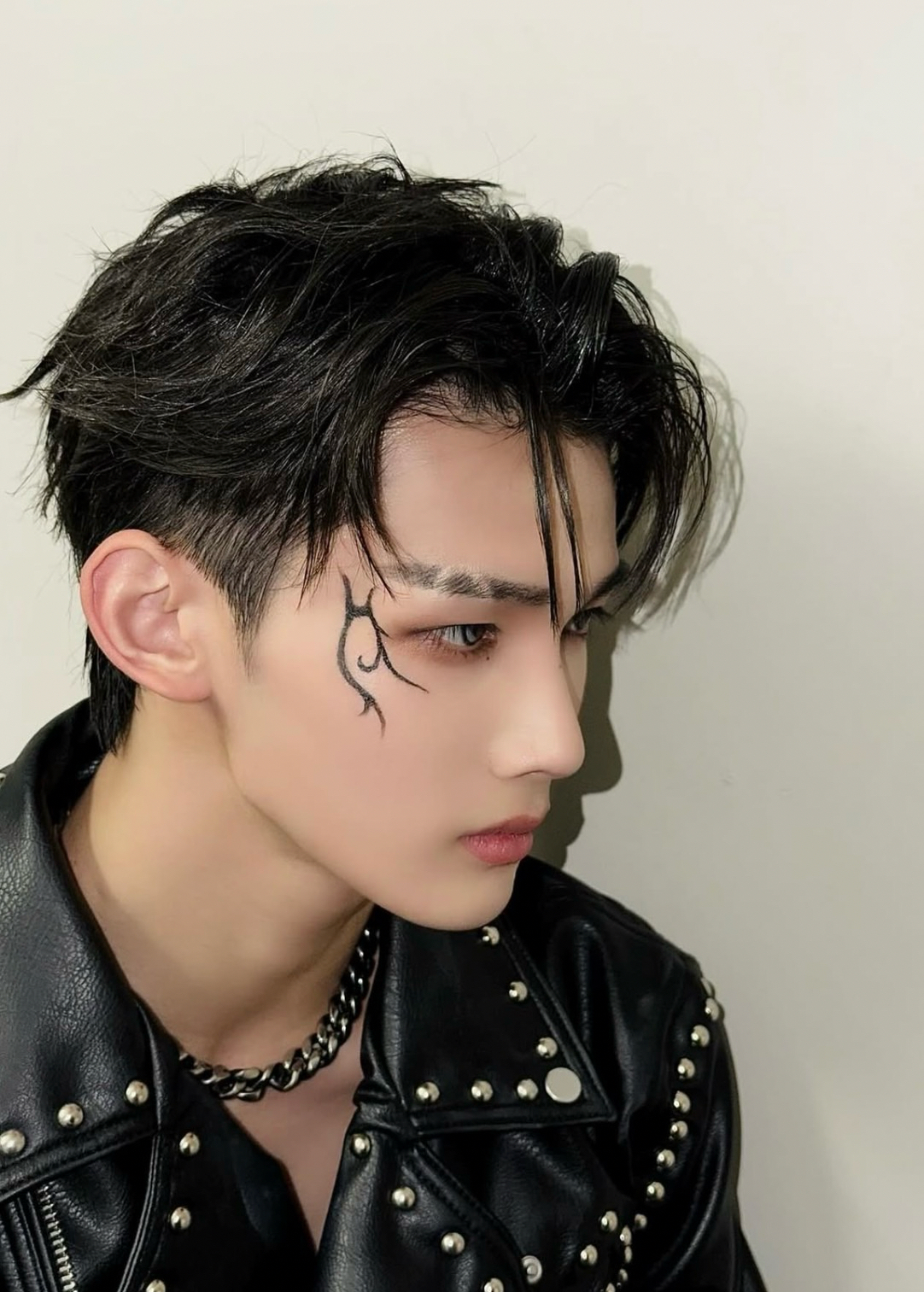 Behind-the-scenes cut of Jo (&TEAM)