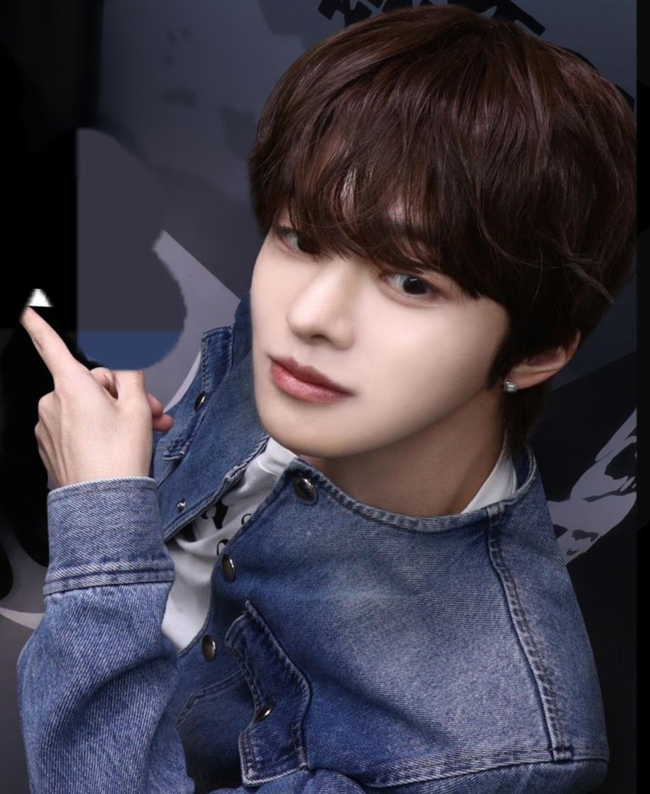 A moment captured by Lee Leo (ALPHA DRIVE ONE)'s fan