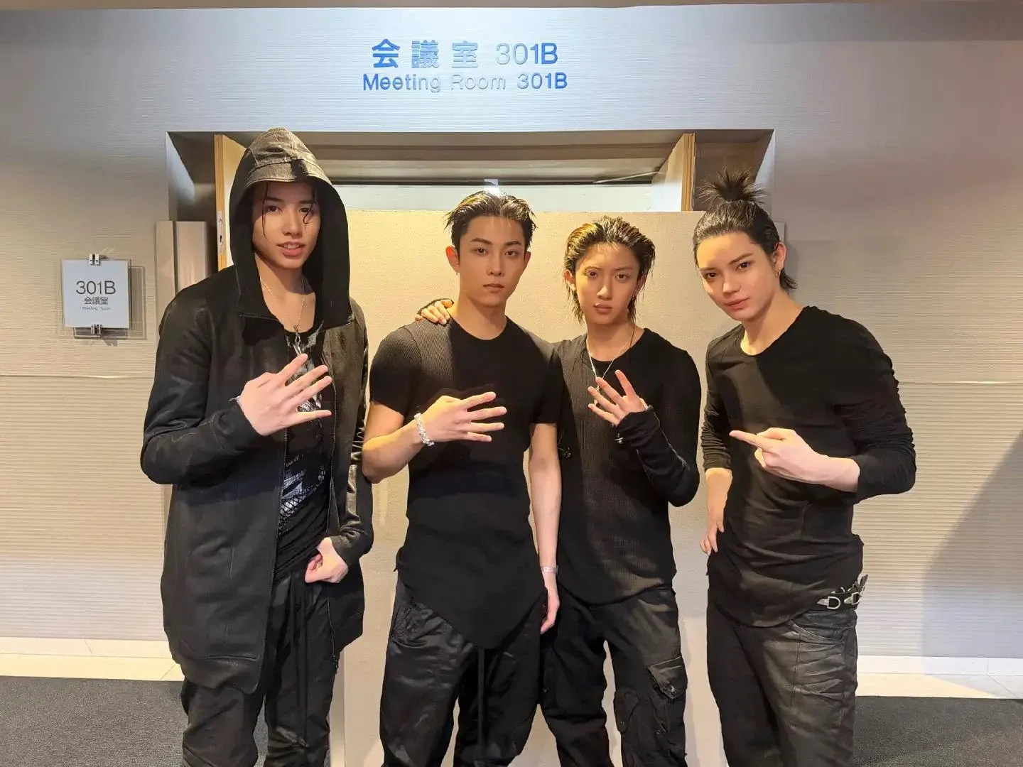 Behind-the-scenes cut of LNGSHOT