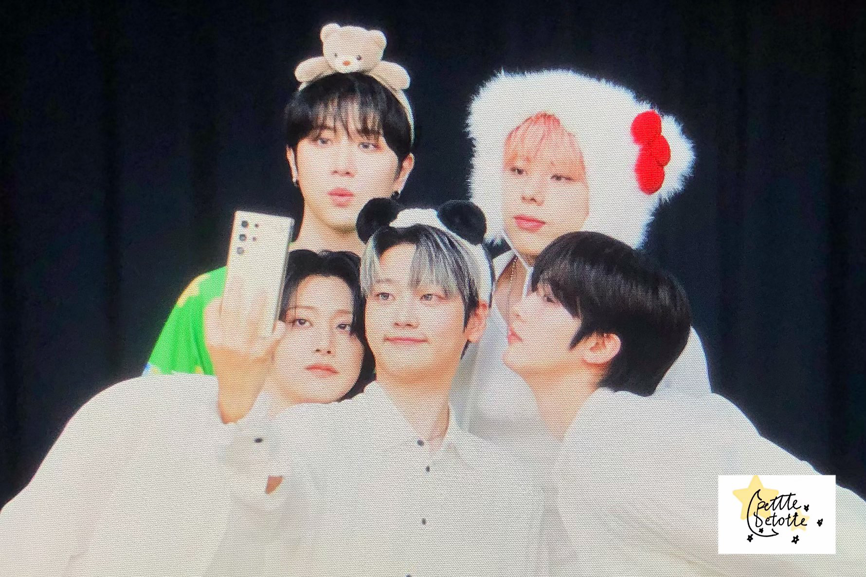 WEiの舞台裏ショット