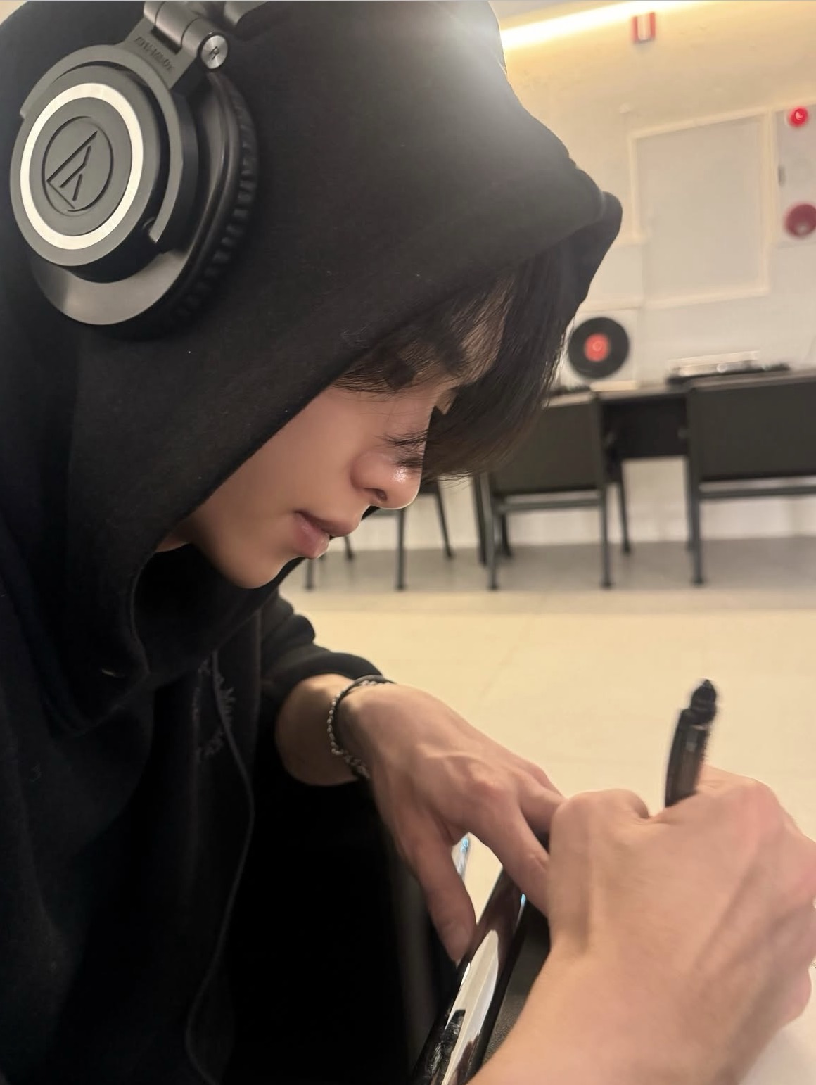 A moment captured by Xiao (UP10TION)'s fan