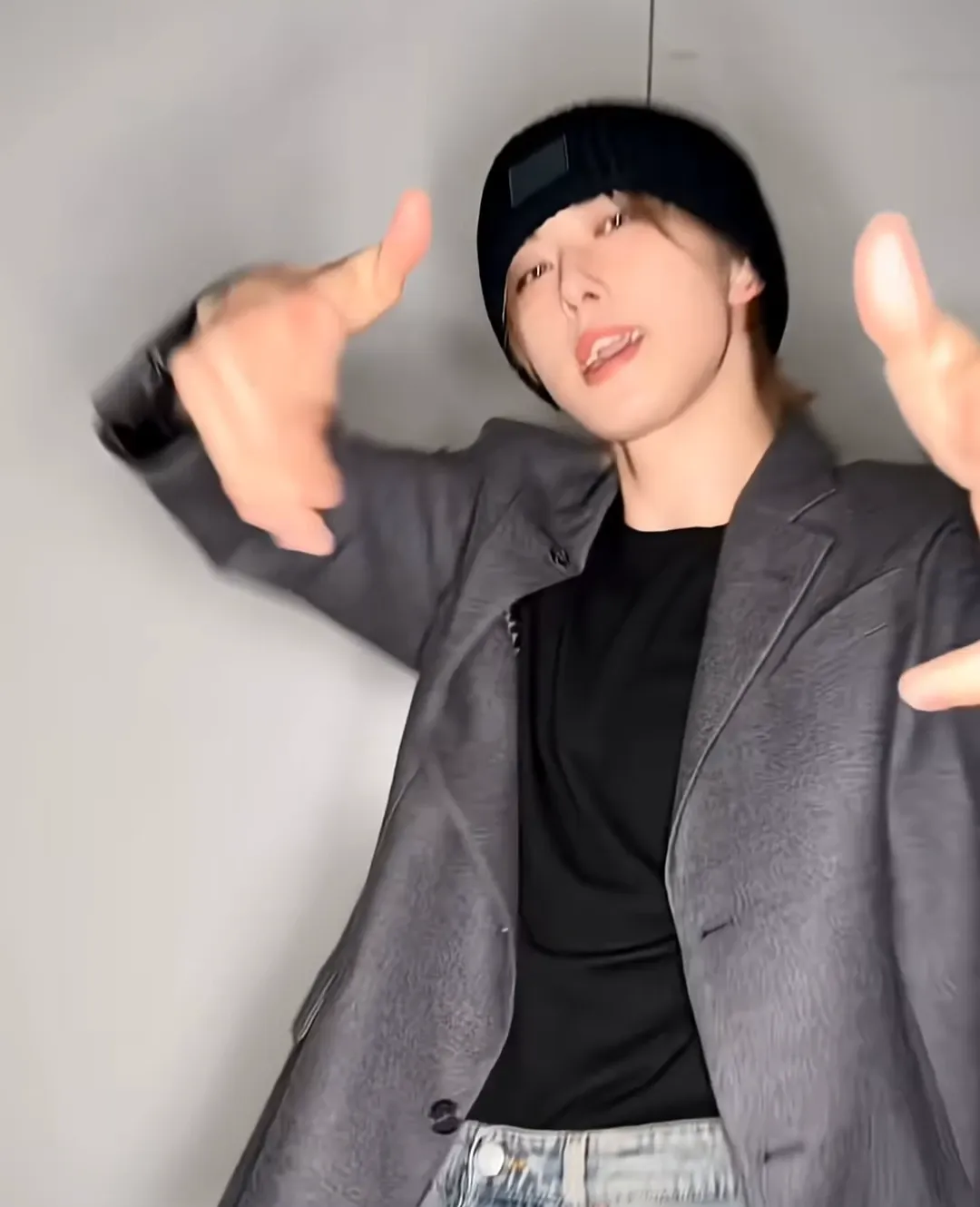 후마 (앤팀)의 비하인드 컷