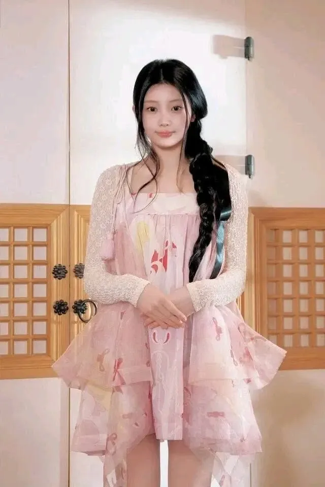 Latest photo of Wonhee (ILLIT)