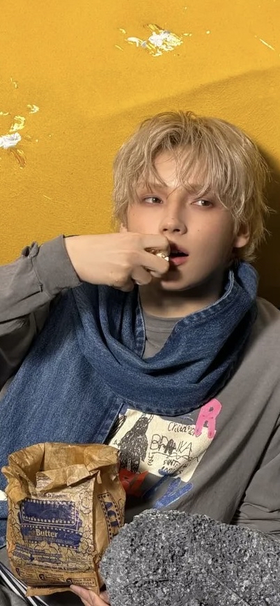 A moment captured by HueningKai (TOMORROW X TOGETHER)'s fan