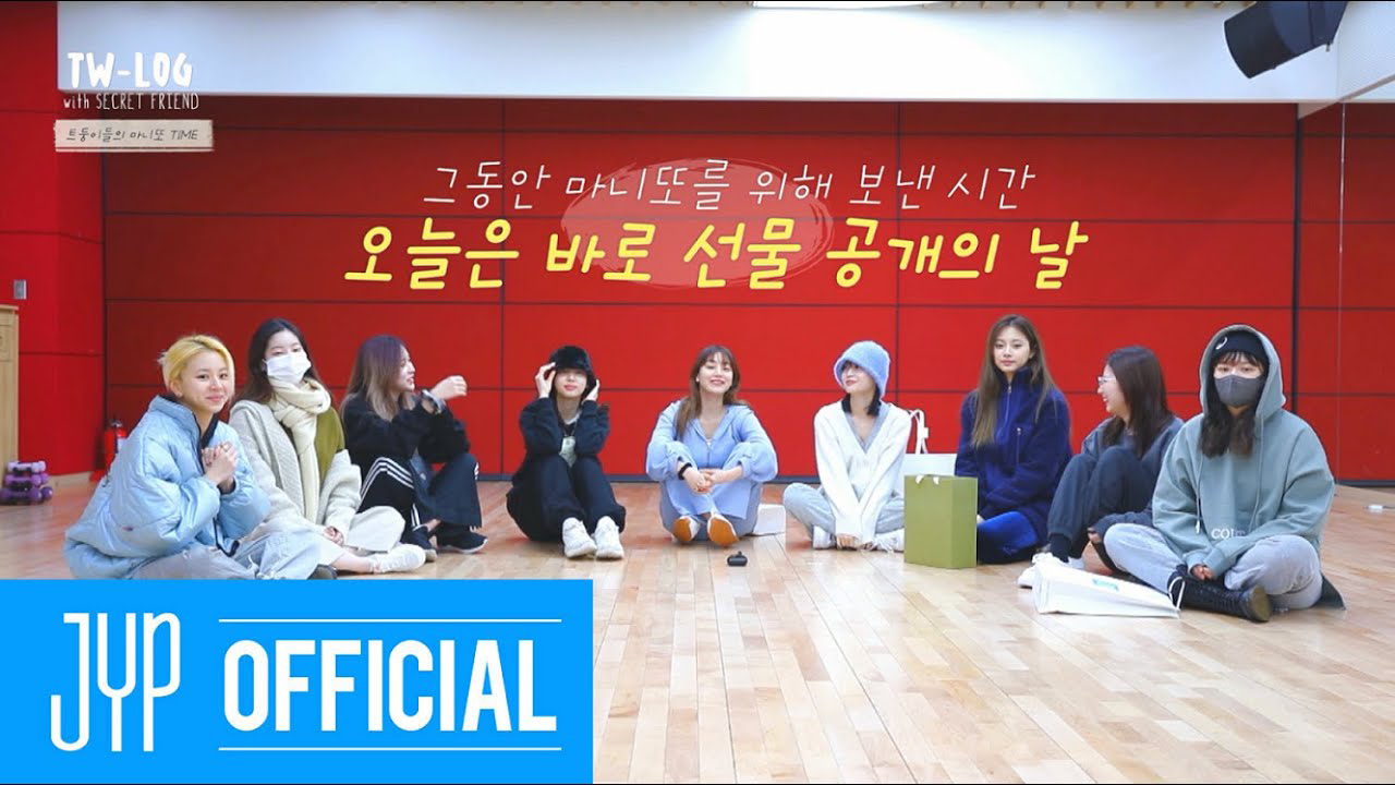 Behind-the-scenes cut of Momo (TWICE)