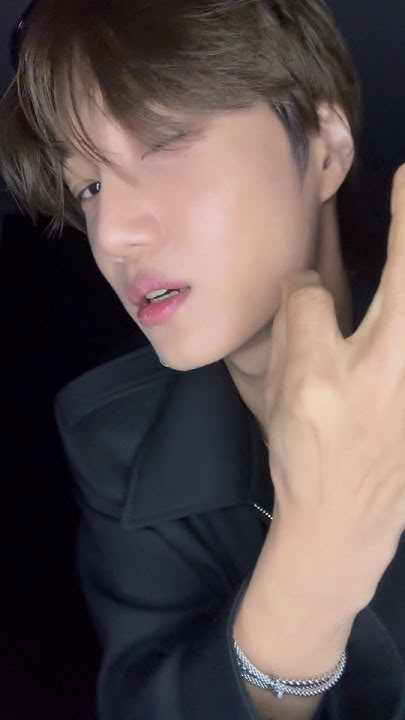 Potret di balik layar Kai (EXO)