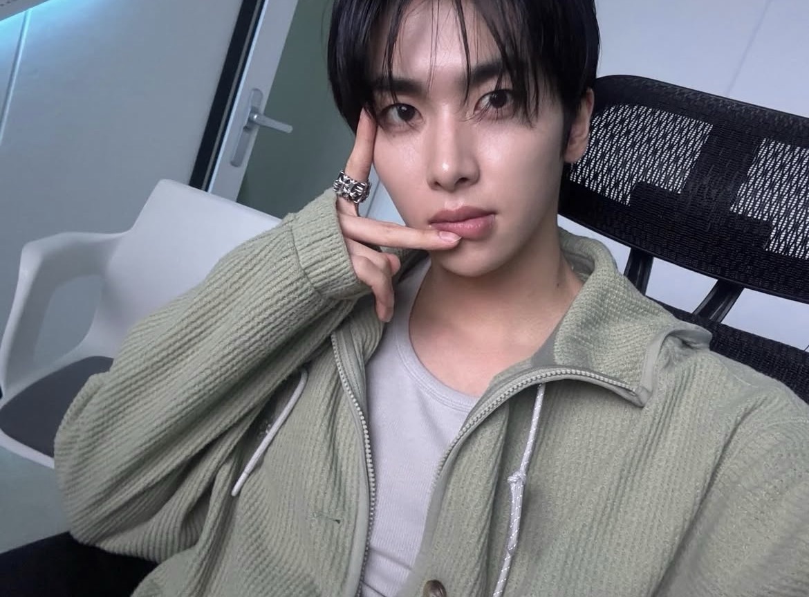 Behind-the-scenes cut of Xiao (UP10TION)