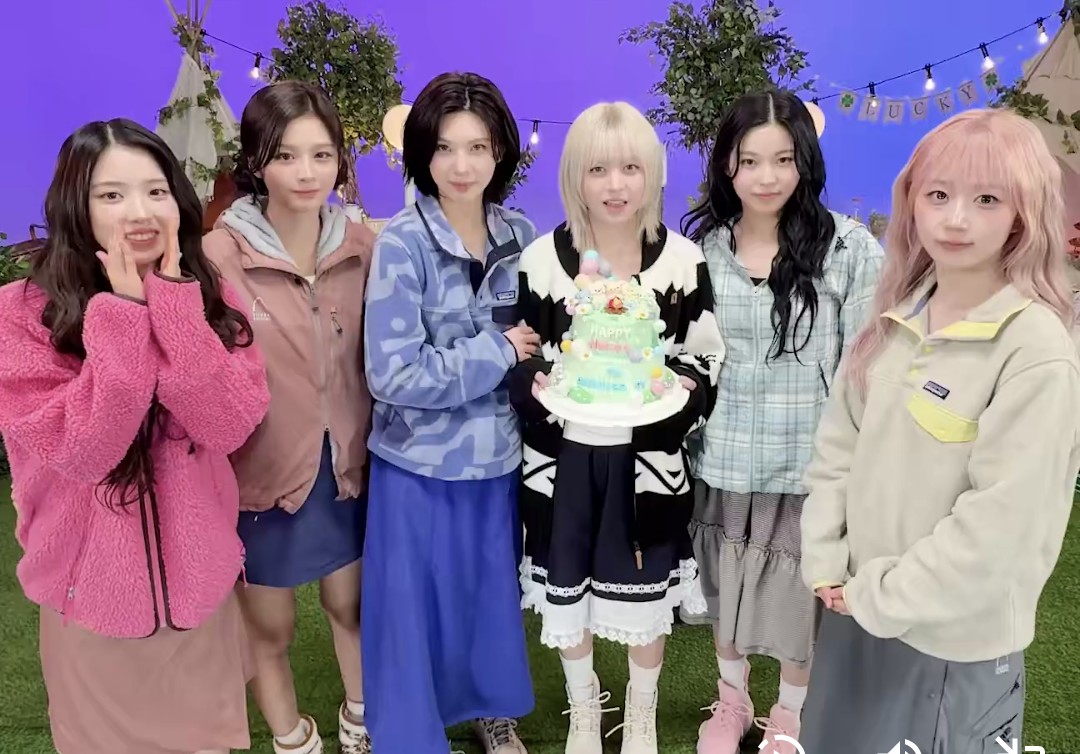 A moment captured by NMIXX's fan