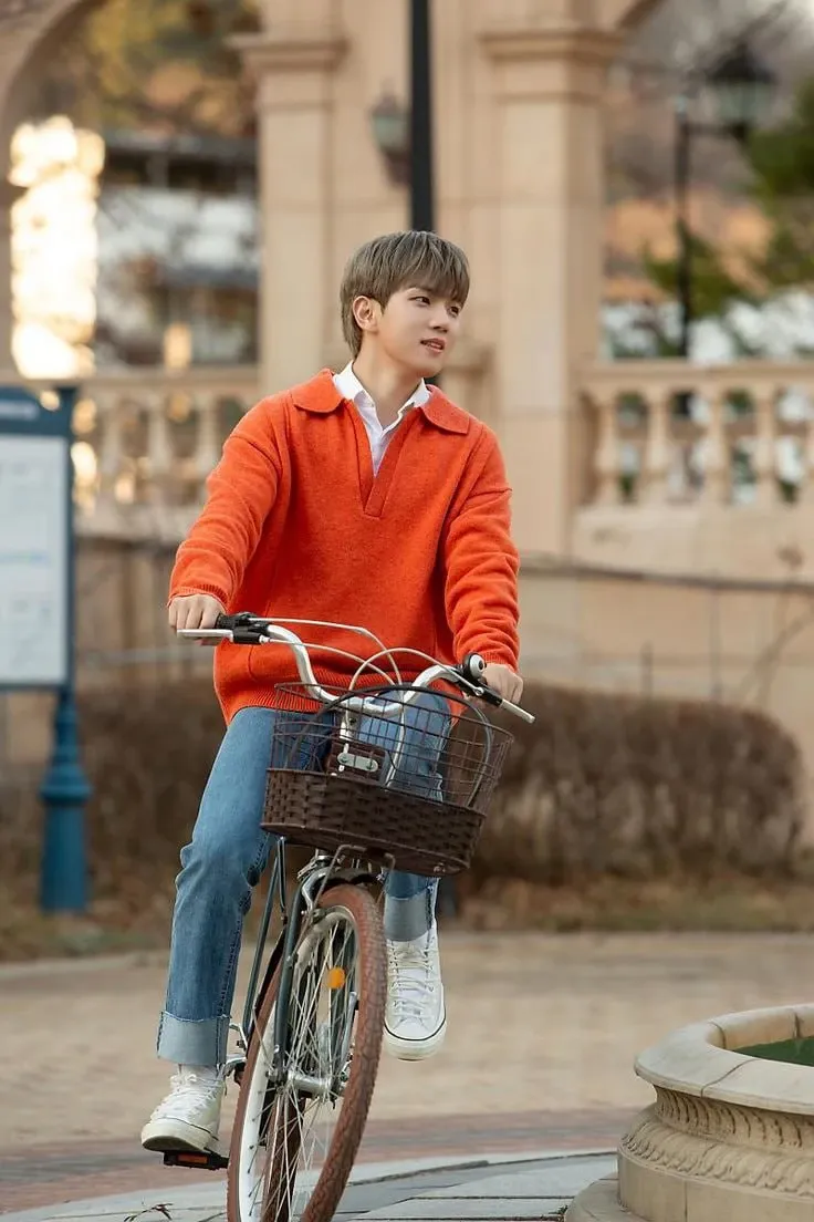 Behind-the-scenes cut of Yoo Hweseung (N.Flying)