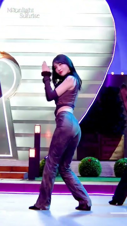 Fan-made special wallpaper for Momo (TWICE)