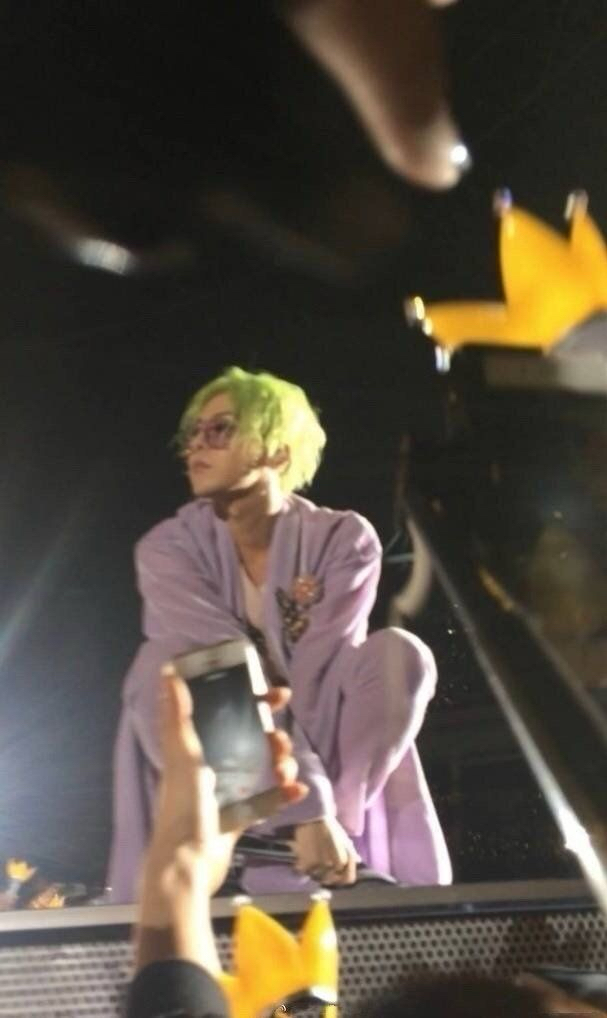 A heartfelt wallpaper shared by BIGBANG's fans