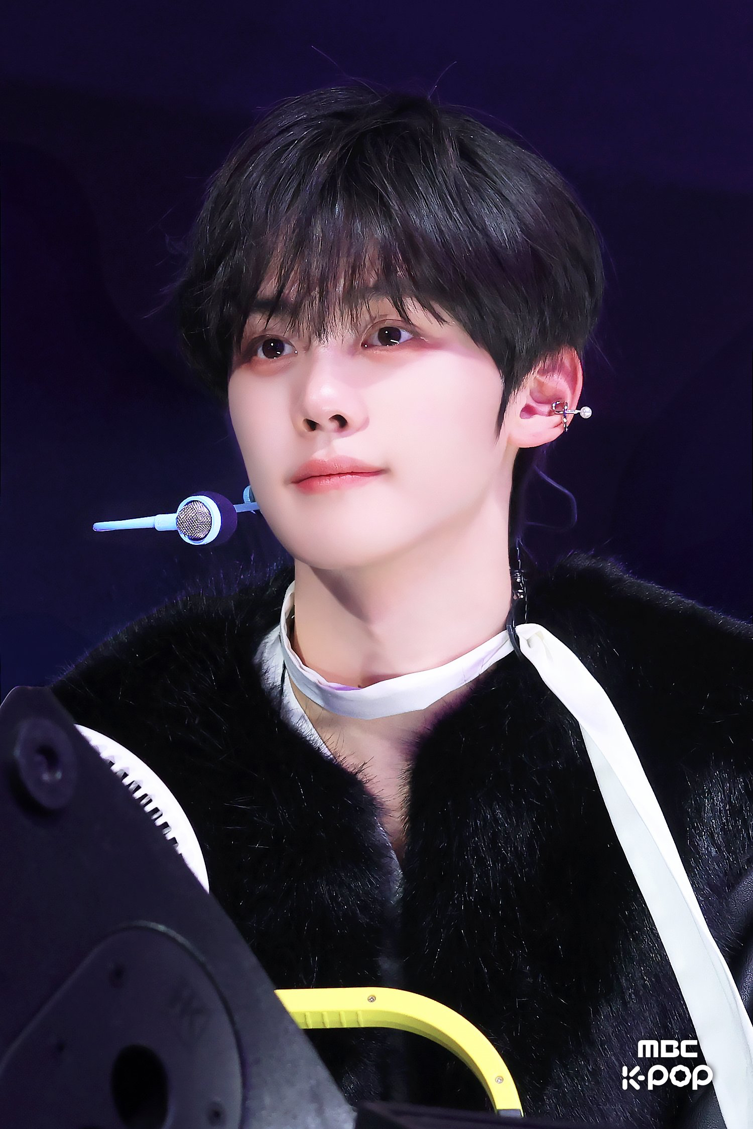 Latest photo of Kim Gyuvin (ZEROBASEONE)